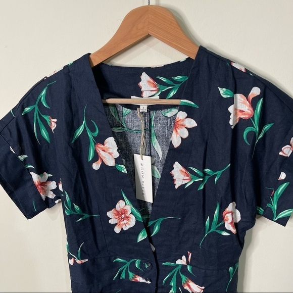 Moon River Revolve Lulu’s Brisa Navy Floral Linen Button Up Dress NWT Size Small - Picture 3 of 7